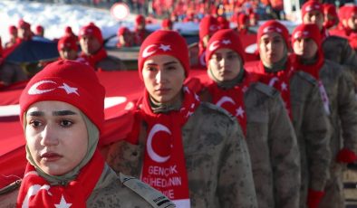 Binler Sarıkamış şehitleri için yürüdü