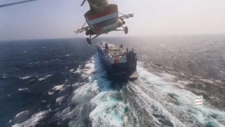 Saldırıya uğrayan Maersk, Kızıldeniz’deki operasyonlarını yeniden askıya aldı