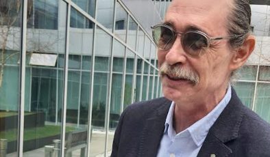 Siyasetçiyi sahneye getiremedim ben siyaset sahnesine çıkıyorum