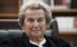 Türk edebiyatının ‘Mona Roza’sı Muazzez Akkaya: Bana yazılan şiirleri kaybettim