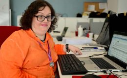 Down sendromlu genç kadın başarısıyla örnek oluyor