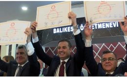 Oyunu sandıkta bozduk