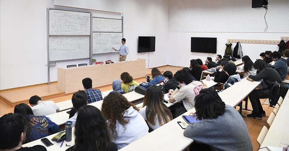 Üniversitelerde yeni açılacak doktora programları için akreditasyon şartı getirildi