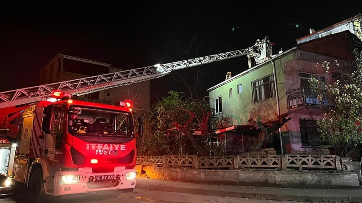 Kocaeli’de motor fabrikasında çıkan yangın söndürüldü